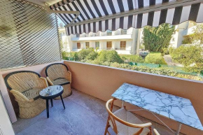 HENRI CAMILLE REAL ESTATE -COPACABANA - Adorable studio au Palm Beach